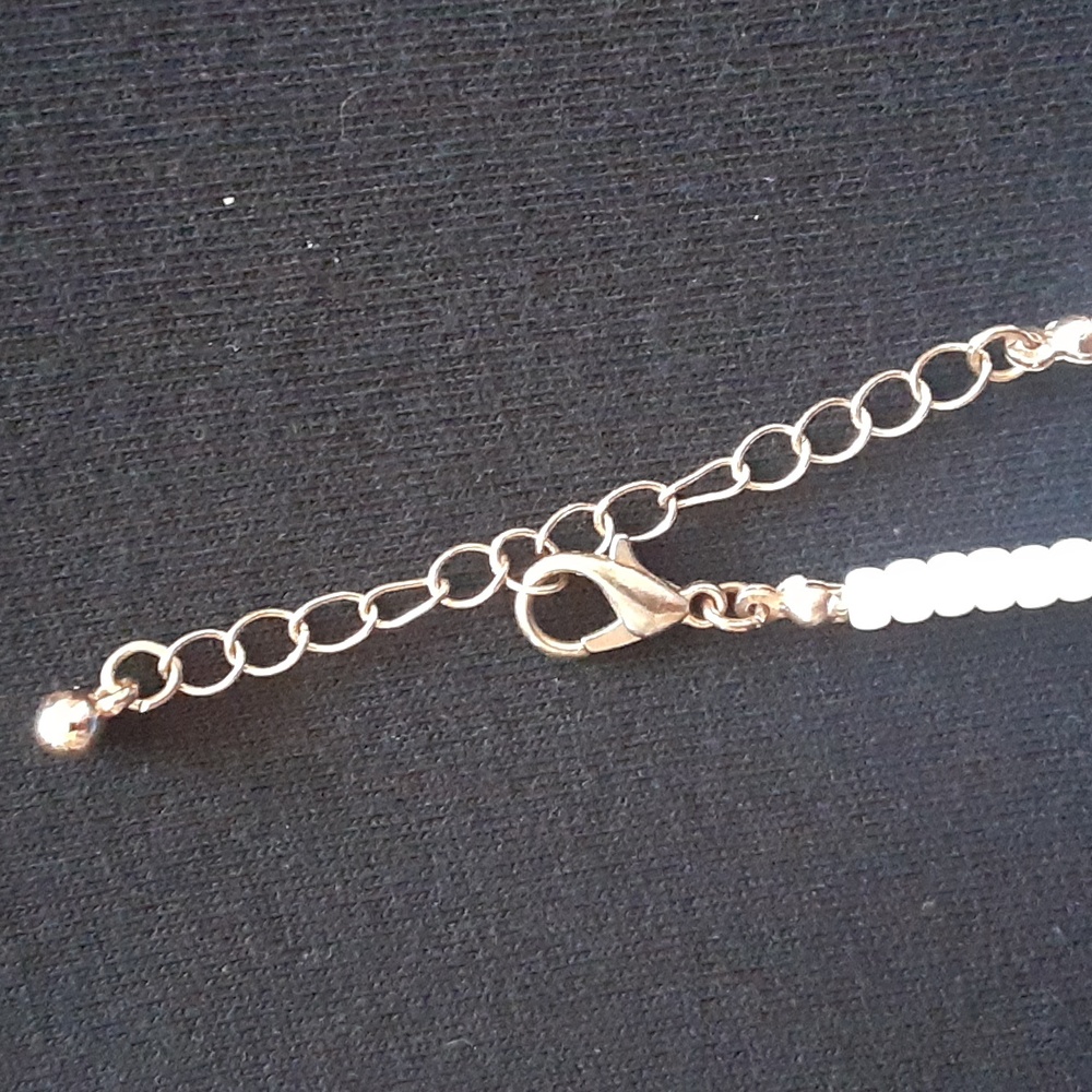 Metal Horseshoe Beaded Necklace - Picture 5 of 6
